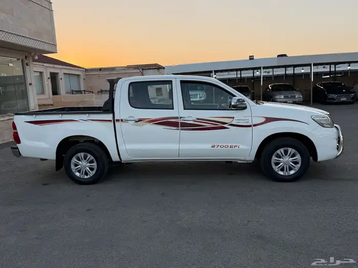 للبيع تويوتا هايلوكس 2015 غمارتين فل كامل 9