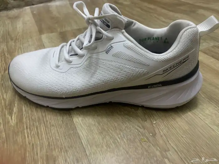 جزمة سكتشرز مقاس 45 وجزمة نيوبالنس 44 للبيع (الاصليه) 1