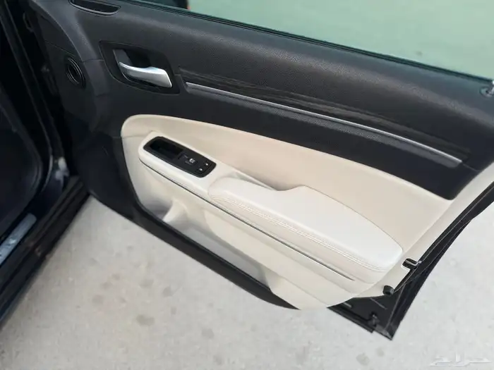 كرايسلر C300-2017 24