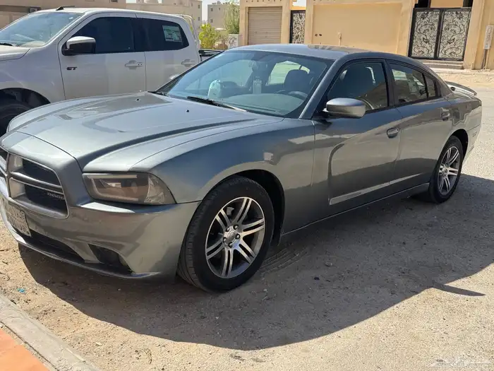 للبيع دوج تشارجر 2012 3