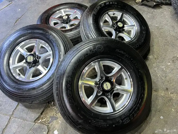 بالون 900.16 مع جنوط ريس مقاس 16تاريخ 24 آخر السنه 1