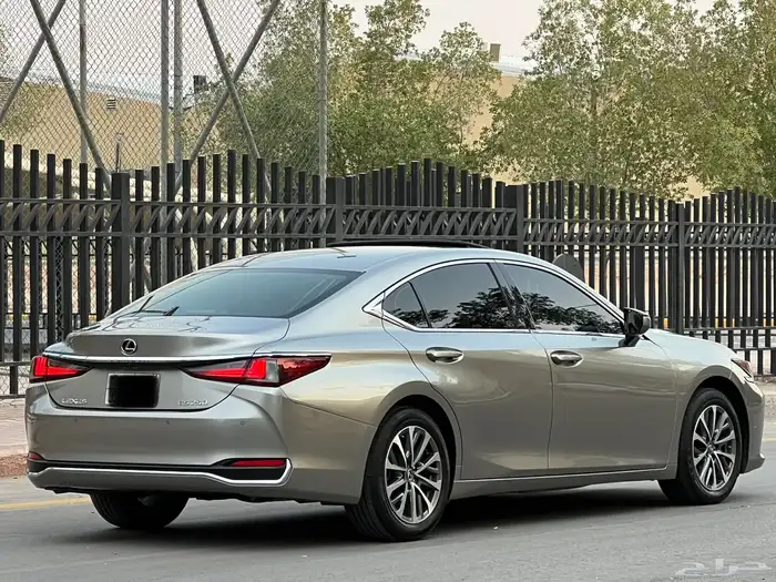 لكزس ES250 2022 سعودي 2