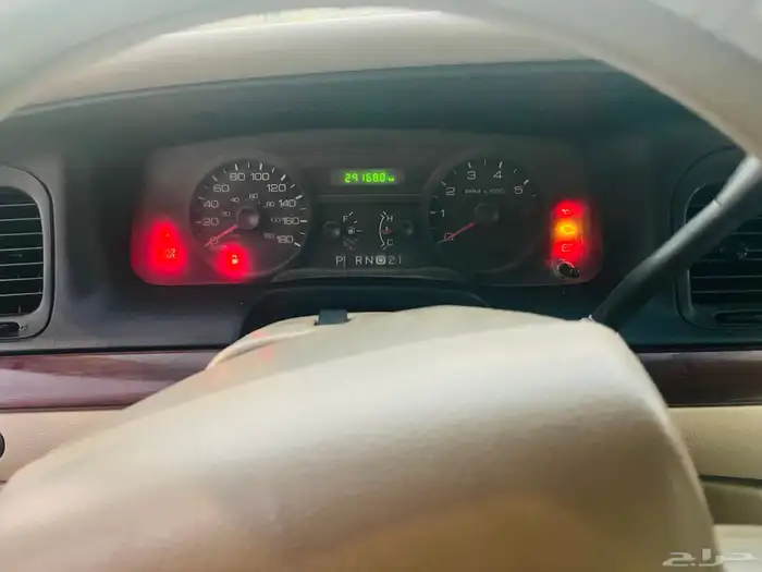 للبيع فورد كراون فكتوريا 2012 1