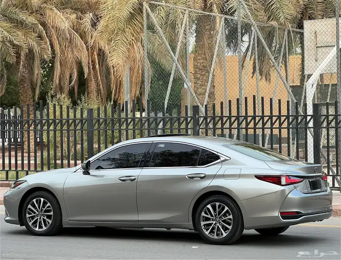 لكزس ES250 2022 سعودي 5