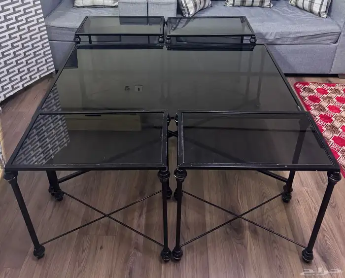 طاولة قزاز كبيرة مع 4 طاولات خدمة 0