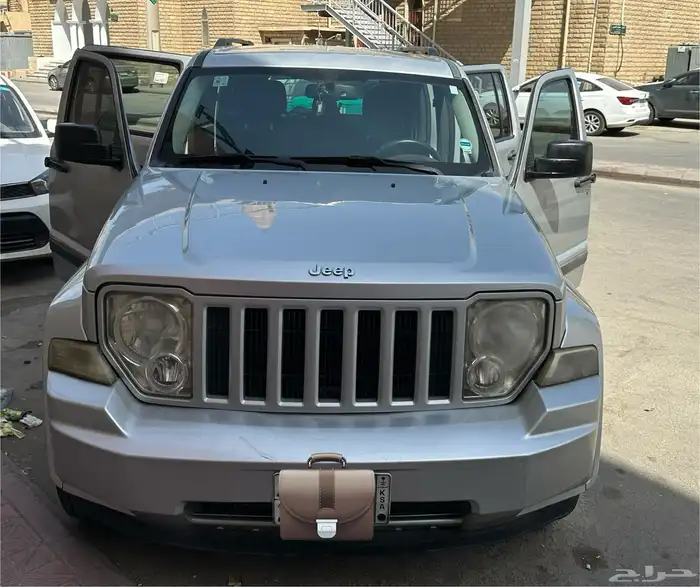 سيارة جيب ليبرتي للبيع موديل 2012 3