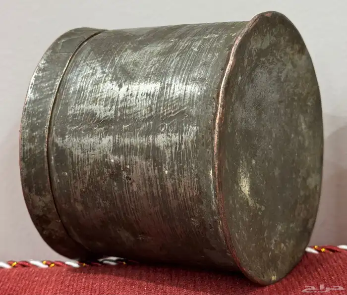 علب نحاس قديمه تراث 2