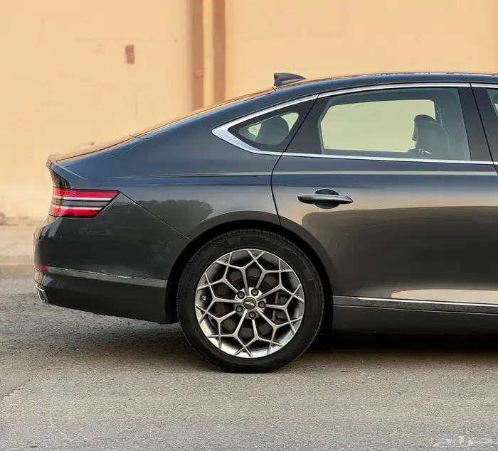 جينسس G80 رويال V6 ممشى قليل شرط بالكامل بحالة الجديد 45