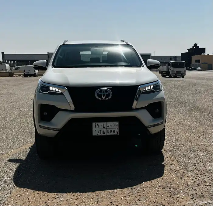 تويوتا فورتشنر VX بنزين موديل 2022 0