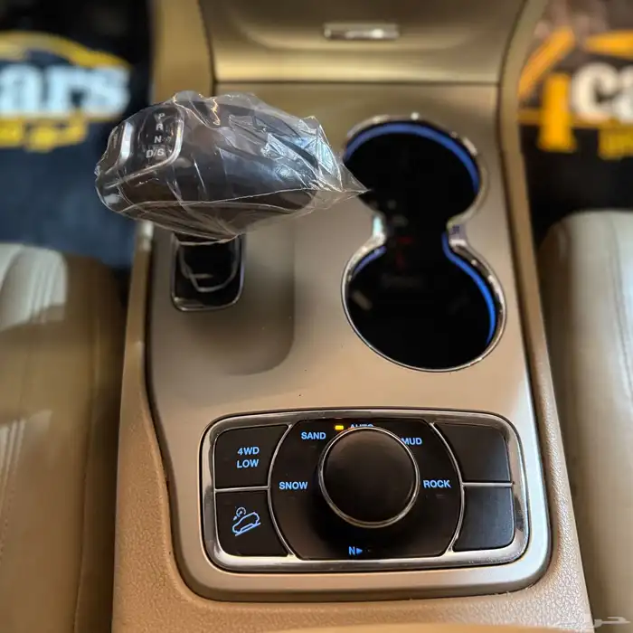 جيب شروكي ليمتد 2015 (( بحالة ممتازة )) 28