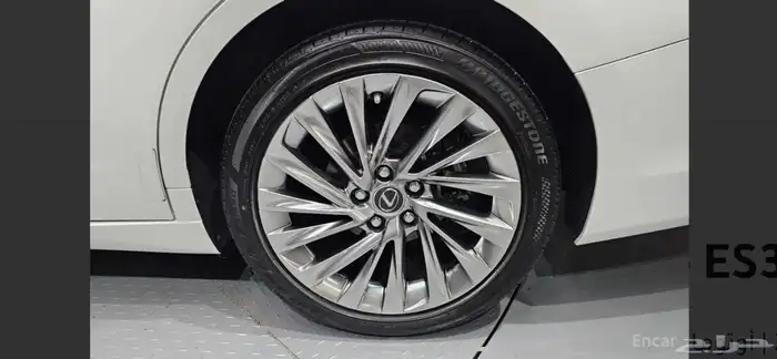 لكزس es300 2023 وارد كوريا 4