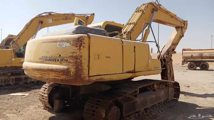 بكلين كوماتسو 200 داش 6 مع دقاق وغراف 5