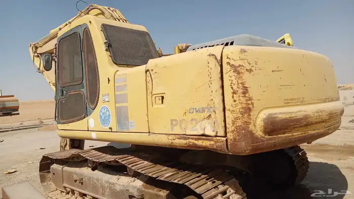 بكلين كوماتسو 200 داش 6 مع دقاق وغراف 0