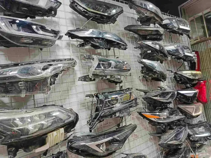 اضواء انوار زنون شمعات اسطبات عدسات محولات لمبات ليد قزاز شم 23