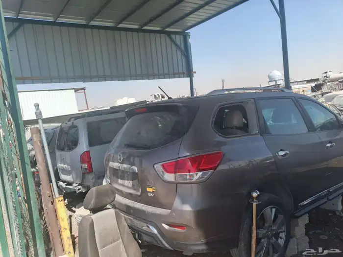 نيسان بافندر 2015 فل كامل تشليح قطع غيار فقط 2
