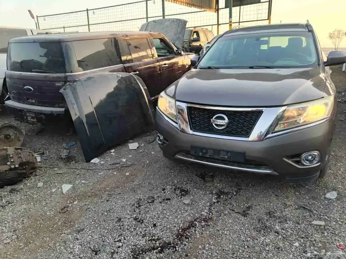 نيسان بافندر 2015 فل كامل تشليح قطع غيار فقط 5