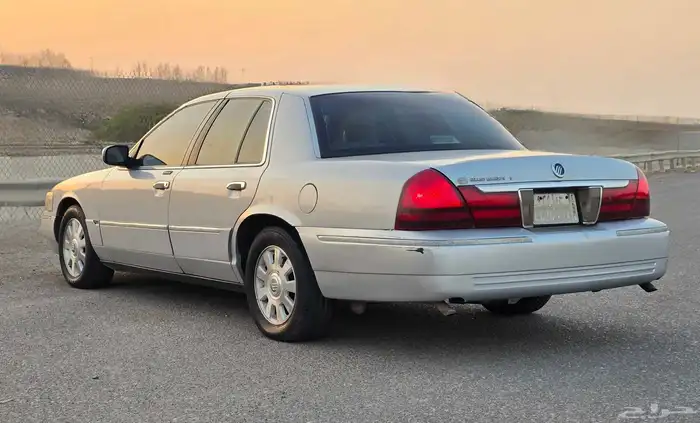 فورد جراندماركيز 2003 - سعودي الجزيرة 27