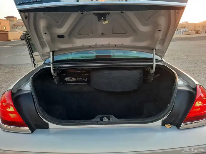 فورد كراون فكتوريا 2011 وارد الجزيرة 19