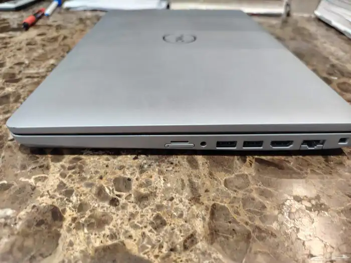 لابتوب ديل 1