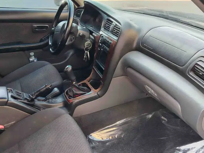 سوبارو اوت باك 2001 6