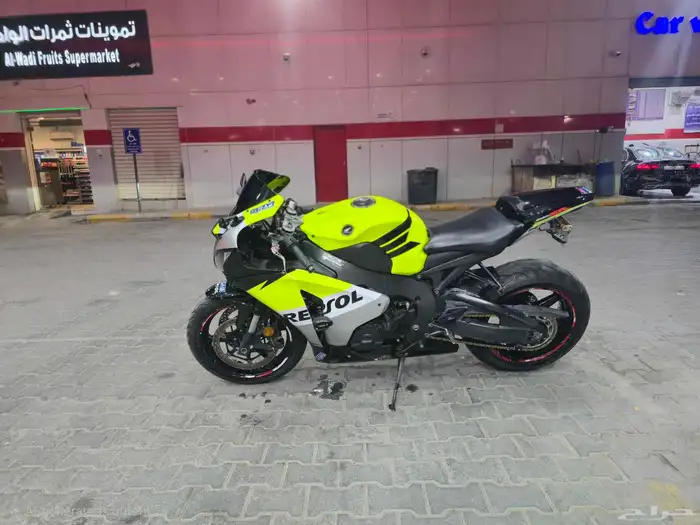 Honda CBR1000RR model 2008 1