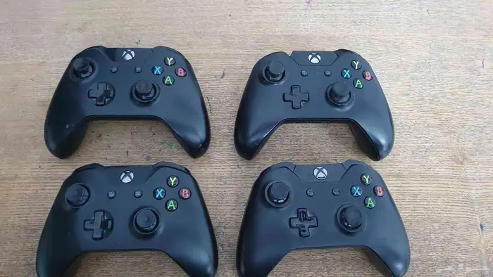 4 يدات Xbox ب 100 ريال 0