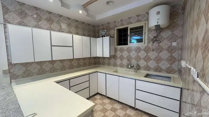 للايجار دور علوي بحي سلطانه 12