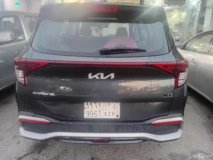 كيا كارينز 2024 للتنازل 6