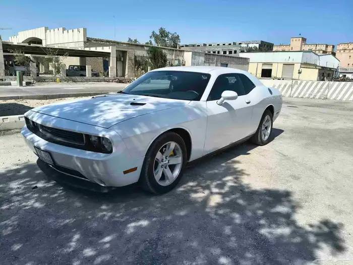 دودج شالنجر 2012 فئة 6 سلندر 5