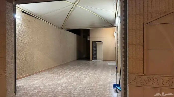 للايجار دور علوي بحي سلطانه 26