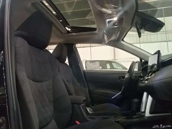 تويوتا كورلا كروس ( 2025 ) نص فل بنزين اصفار جديدبطاقة جمركة 15