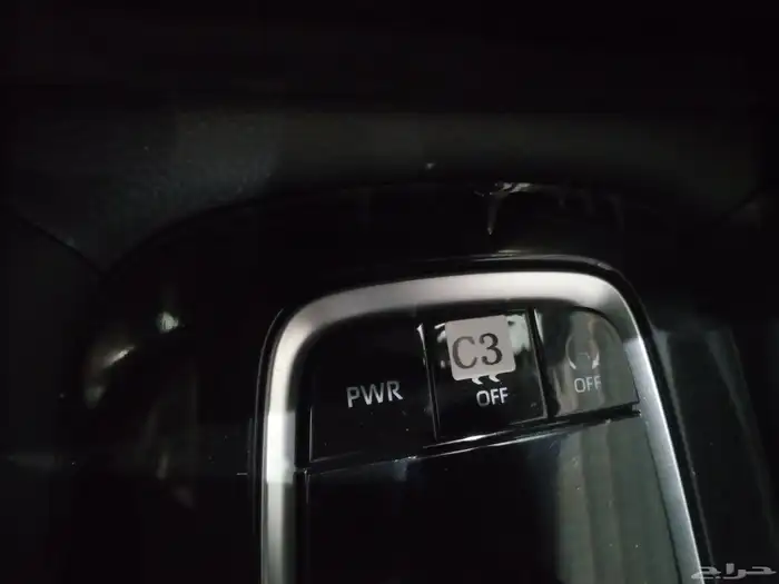 تويوتا كورلا كروس ( 2025 ) نص فل بنزين اصفار جديدبطاقة جمركة 23