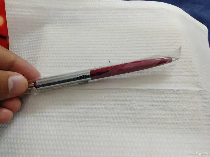 آخر 50 قلم حبر جاف لون أحمر مزدوج الزر   تصميم أنيق وسعر نها 4