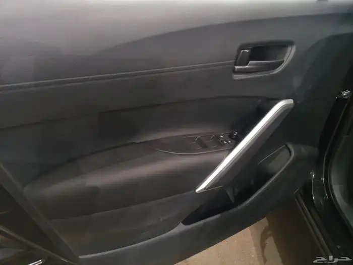 تويوتا كورلا كروس ( 2025 ) نص فل بنزين اصفار جديدبطاقة جمركة 24