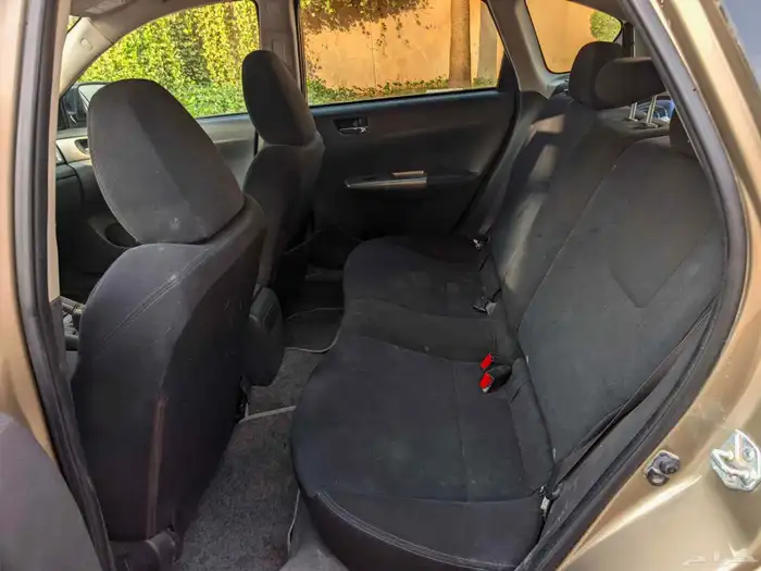 سوبارو امبريزا هاتشباك 2008 - ممشى قليل 16