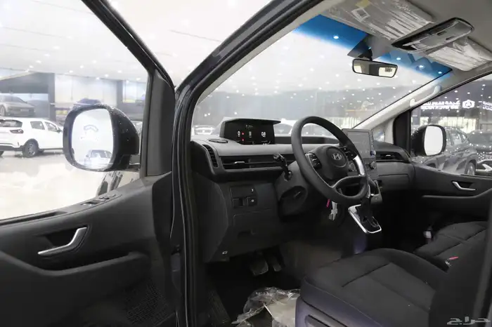 هيونداي ستاريا 2025 FWD 9 ركاب ب 120750 بالضريبة 8