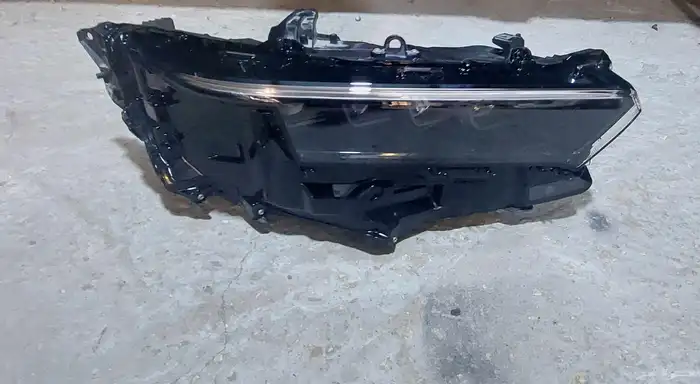 شمعه كراون يمين 2025 0