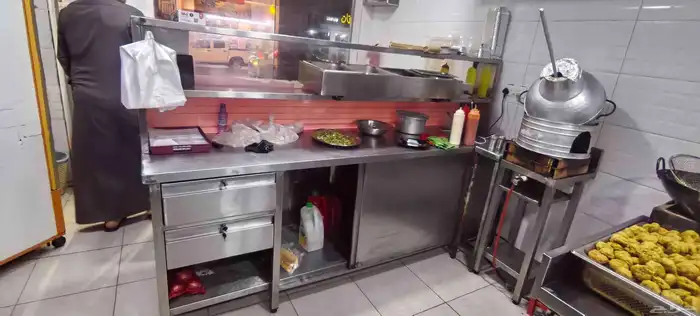 للبيع عدد 50كرسي 14 طاولة بحالة جيدة 11