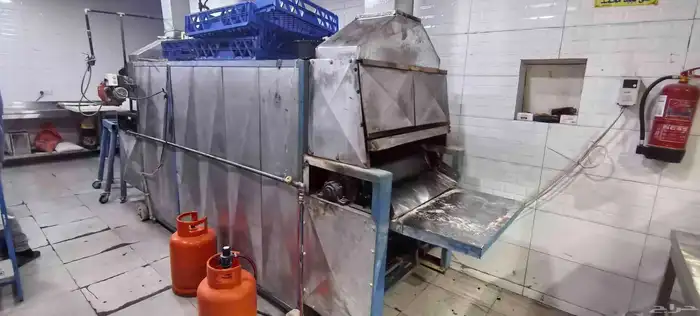 للبيع عدد 50كرسي 14 طاولة بحالة جيدة 2