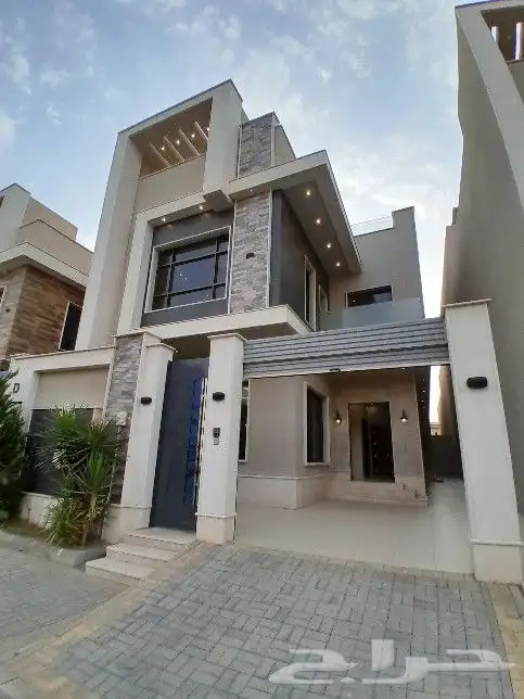 للبيع فيلا دبلكس دورين وملحق تشطيب VIPبدرة الموسي قرب الممشى 1