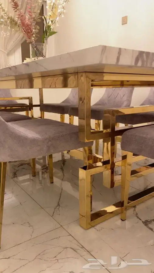 طاولة طعام مع دولاب البوفيه فخمه جداا جديده 2