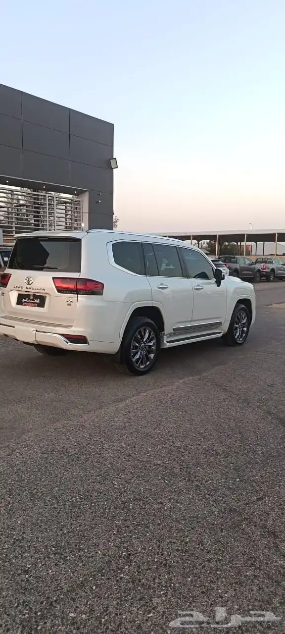تويوتا فى اكس موديل 2024عداد64الف ديزل 5
