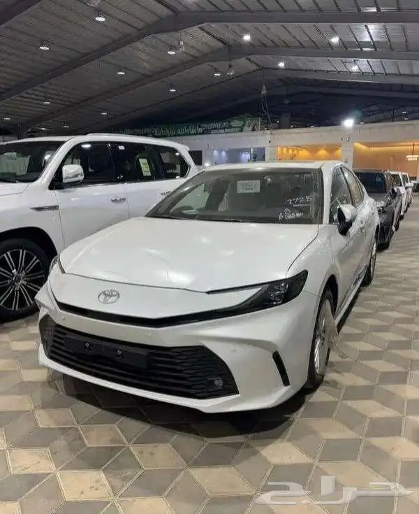 تويوتا كامري LE بنزين 2025 اصفار 0