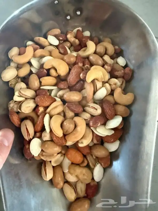 تشكيلة واسعة من المكسرات جملة 5