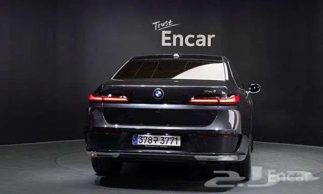 بي ام 740 شاشة خلفية بسعر 346 الف واصله لباب البيت 2