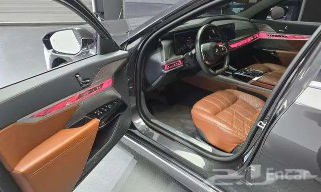 بي ام 740 شاشة خلفية بسعر 346 الف واصله لباب البيت 5