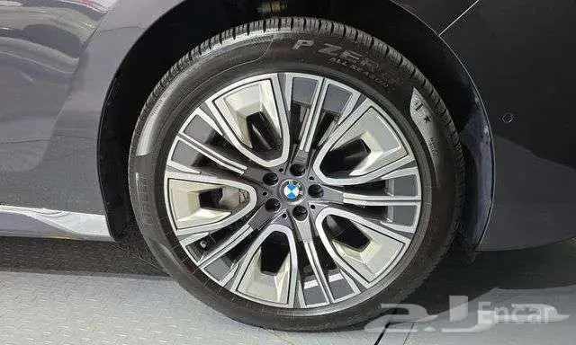 بي ام 740 شاشة خلفية بسعر 346 الف واصله لباب البيت 4