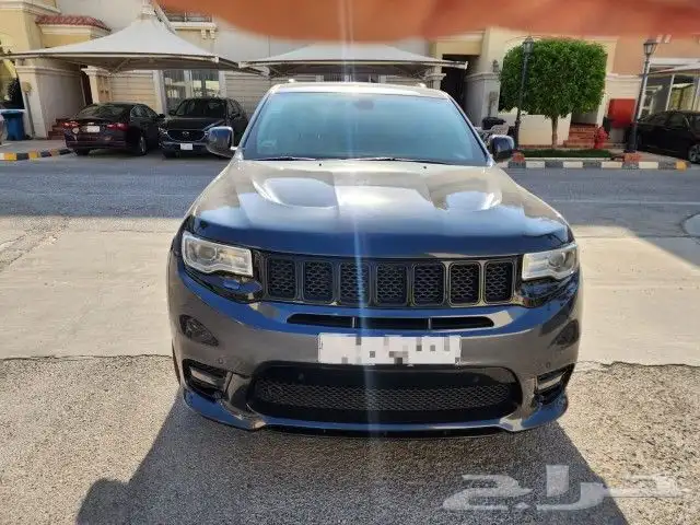 جيب ليمتد 2015 قير اوتماتيك بنزين الممشى  189 ألف كيلو  دبل 1