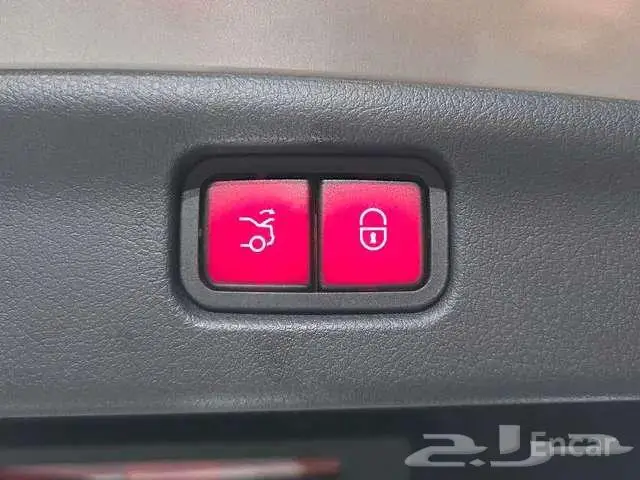 مرسيدس C300 2023 19