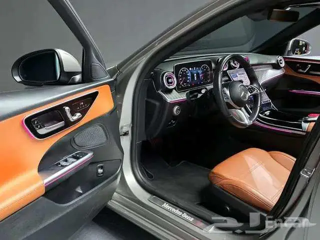 مرسيدس C300 2023 4